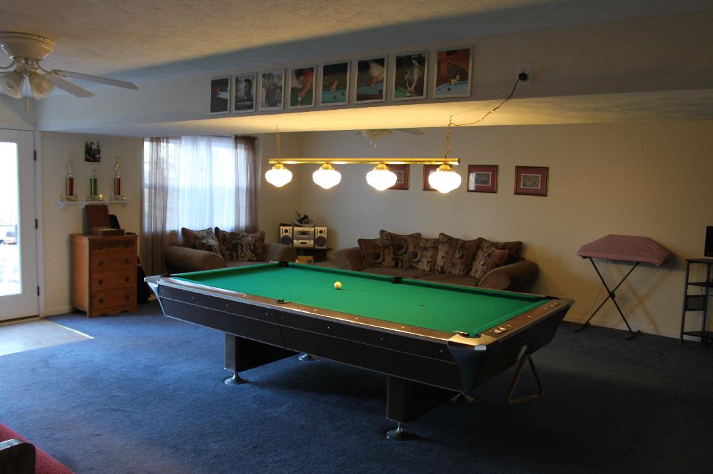 Table and Pictures 